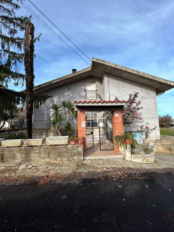 casa indipendente in vendita a Crecchio in zona Villa Selciaroli