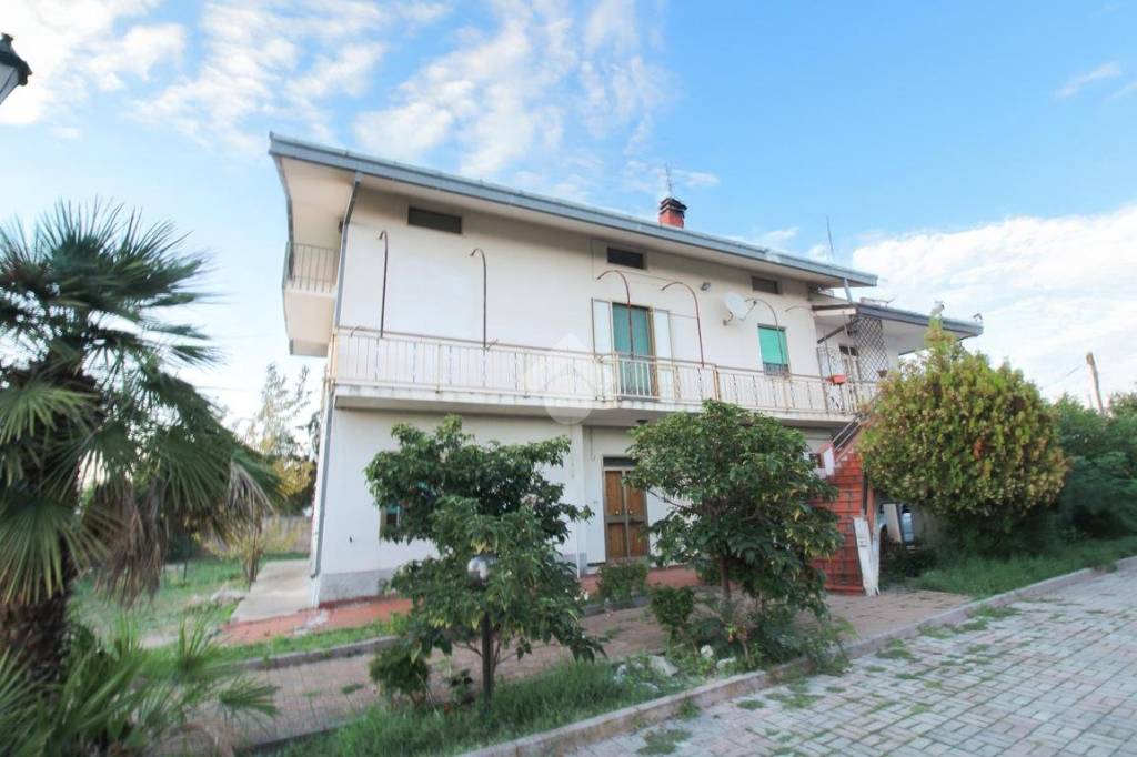 casa indipendente in vendita a Crecchio