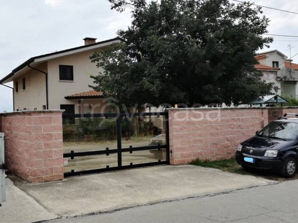 casa indipendente in vendita a Crecchio in zona Via Piana