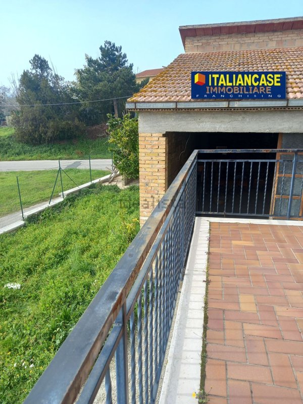 casa indipendente in vendita a Crecchio in zona Villa Tucci