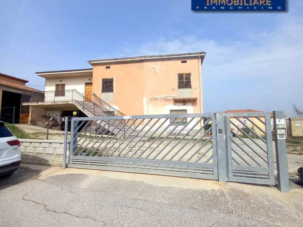 casa indipendente in vendita a Crecchio in zona Villa Tucci