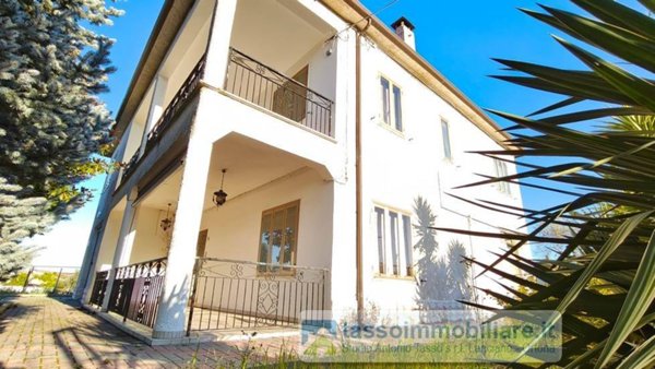 casa indipendente in vendita a Crecchio in zona Villa Tucci