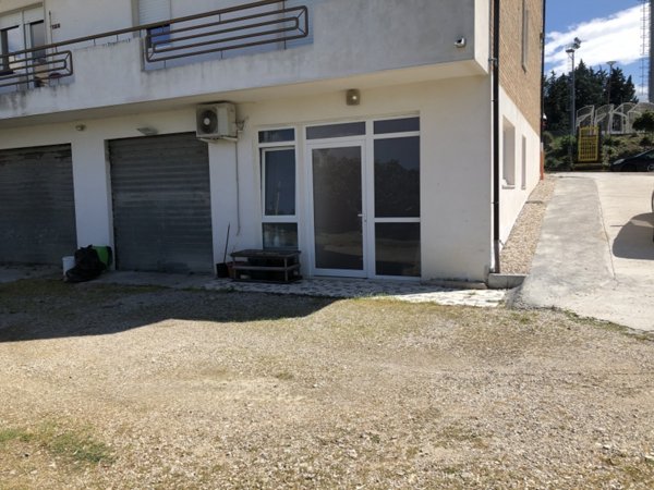 locale di sgombero in vendita a Cupello