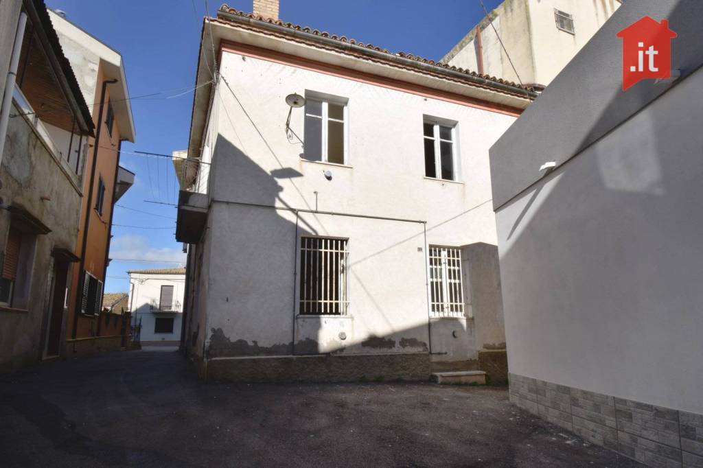 casa indipendente in vendita a Cupello