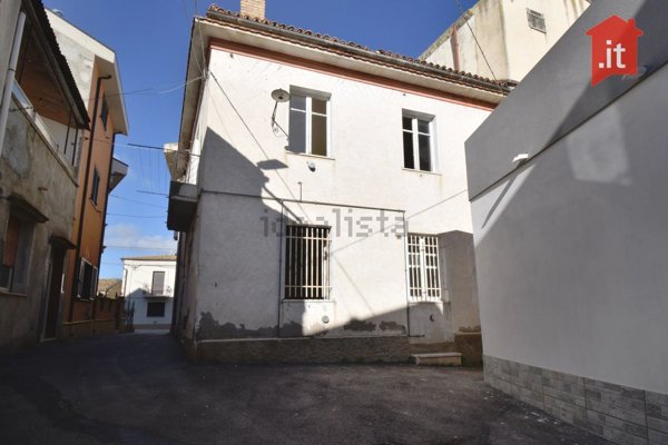casa indipendente in vendita a Cupello