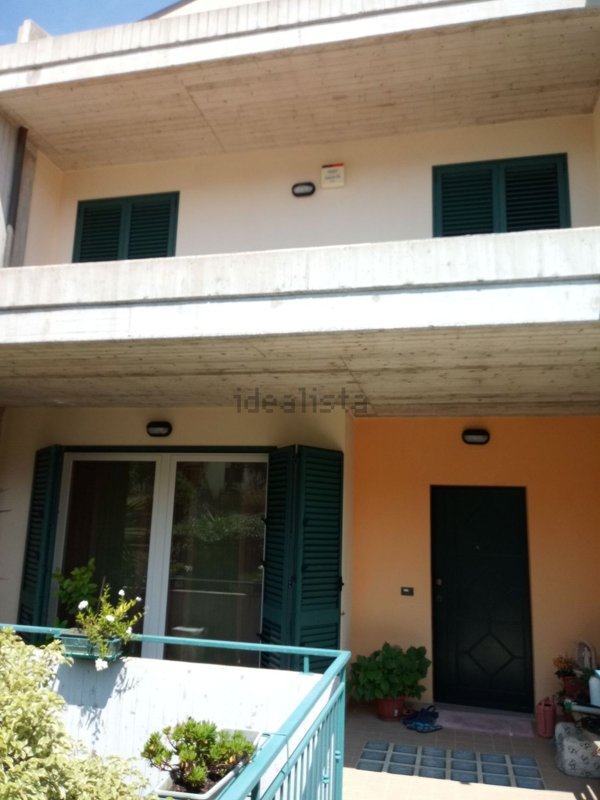 casa indipendente in vendita a Cupello