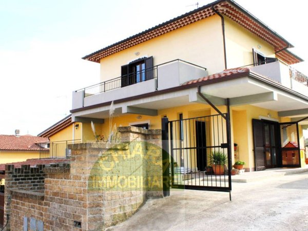 casa indipendente in vendita a Cupello