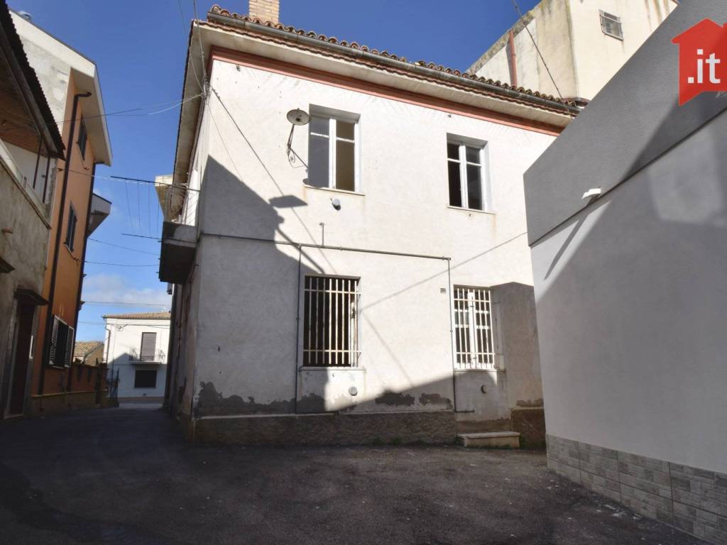 casa indipendente in vendita a Cupello