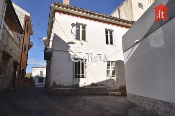 casa indipendente in vendita a Cupello