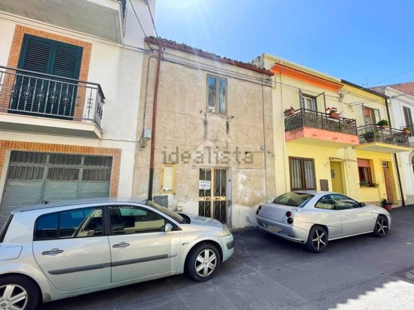casa indipendente in vendita a Cupello