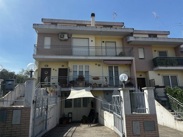 casa indipendente in vendita a Cupello