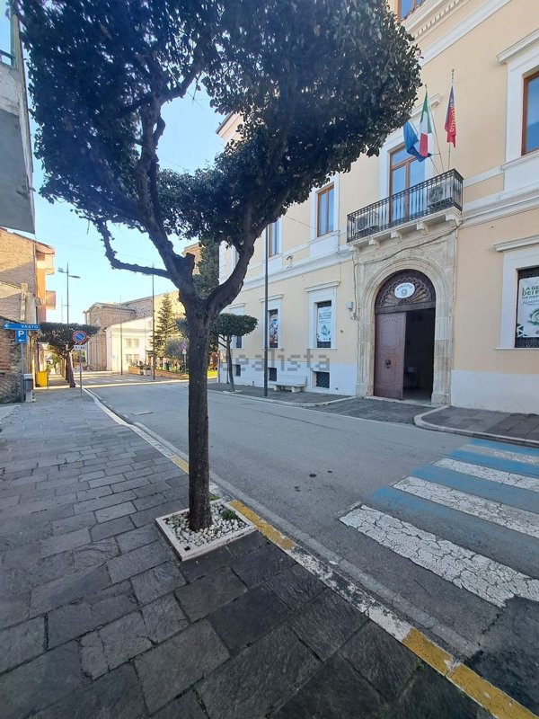 locale commerciale in vendita a Cupello