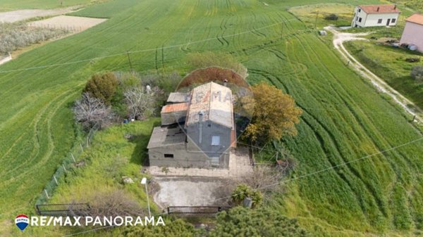 casa indipendente in vendita a Cupello