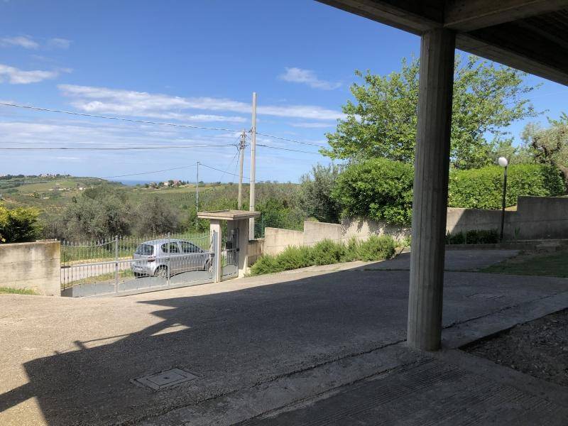 casa indipendente in vendita a Cupello