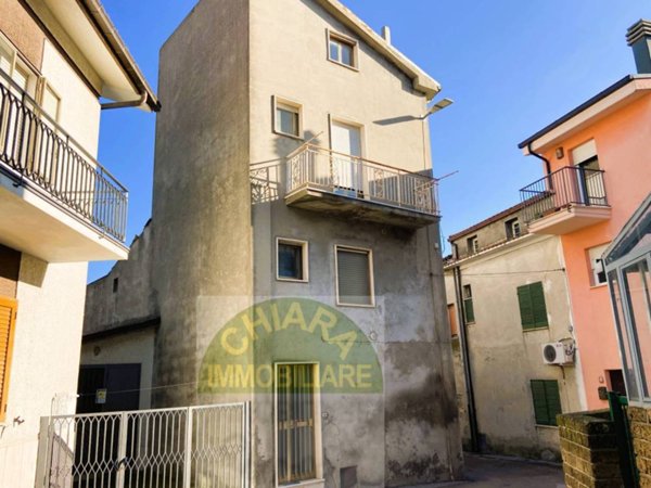 casa indipendente in vendita a Cupello