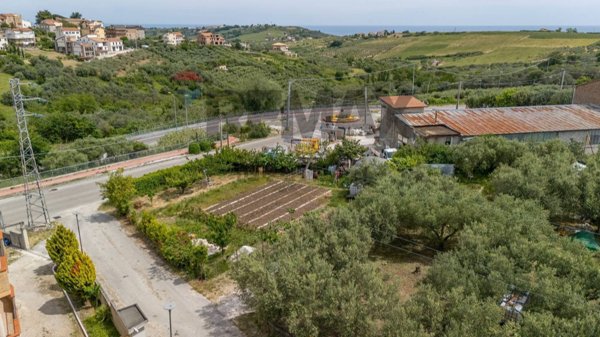 terreno edificabile in vendita a Cupello in zona Ributtini