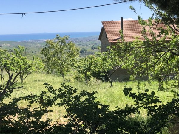 casa indipendente in vendita a Cupello in zona Ributtini