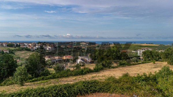casa indipendente in vendita a Cupello in zona Ributtini