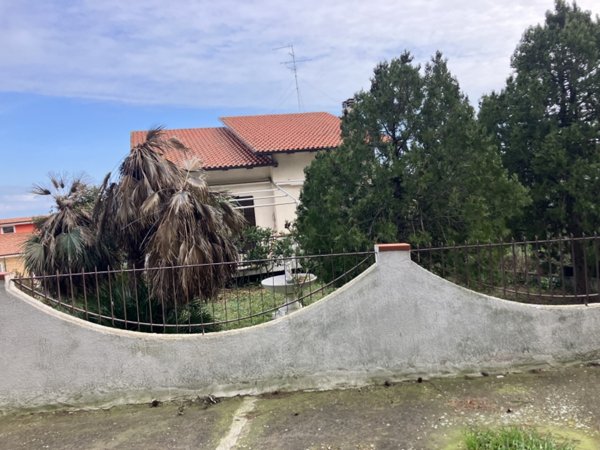 casa indipendente in vendita a Cupello
