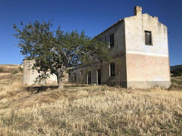 casa indipendente in vendita a Cupello