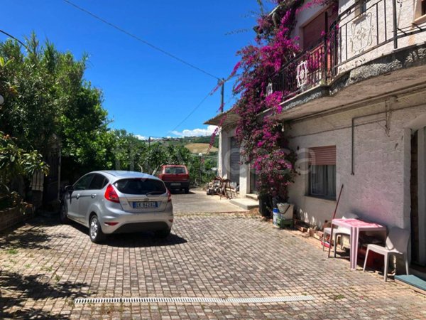 casa indipendente in vendita a Cupello
