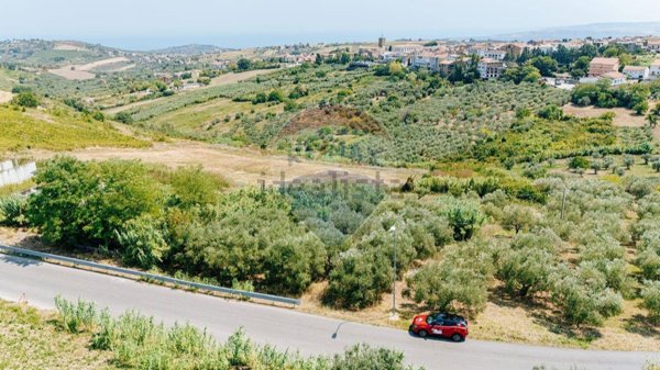 terreno edificabile in vendita a Cupello in zona Ributtini