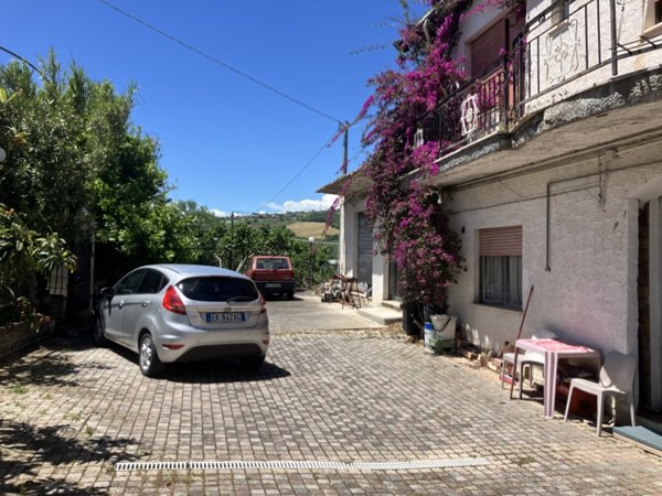 casa indipendente in vendita a Cupello