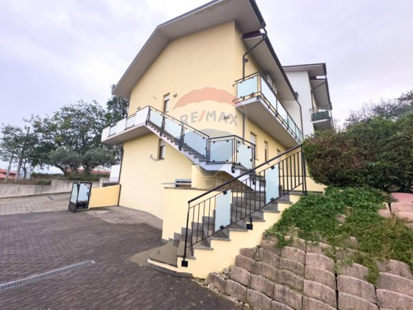 appartamento in vendita a Fara Filiorum Petri