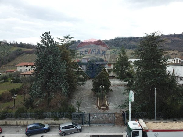 intera palazzina in vendita a Fara Filiorum Petri
