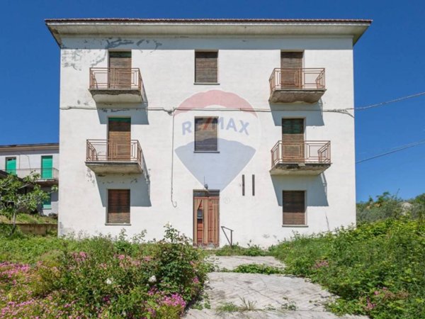 casa indipendente in vendita a Fara Filiorum Petri