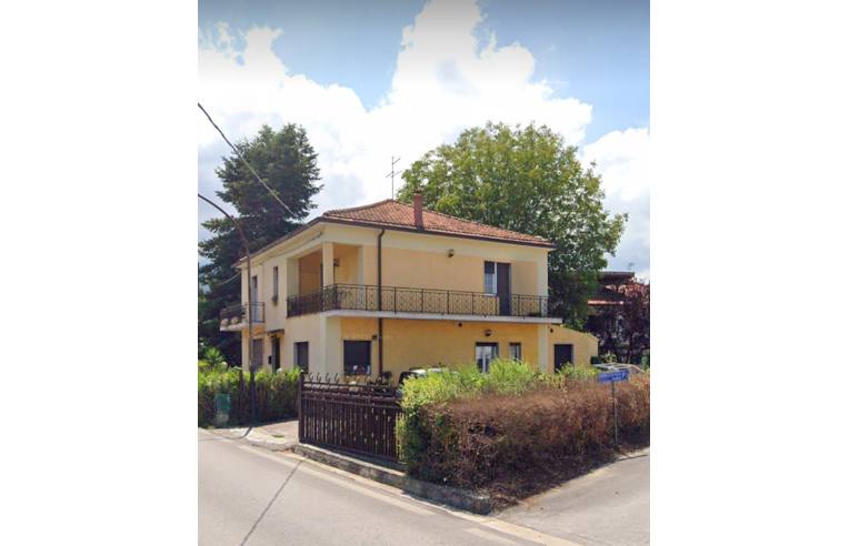 casa indipendente in vendita a Fara Filiorum Petri