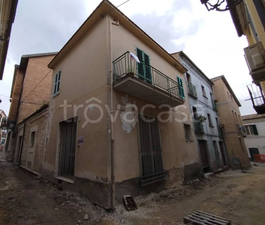 casa indipendente in vendita a Fara Filiorum Petri