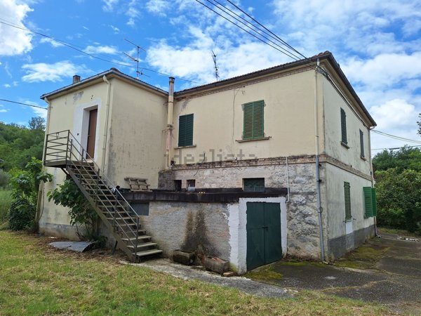 casa indipendente in vendita a Fara Filiorum Petri