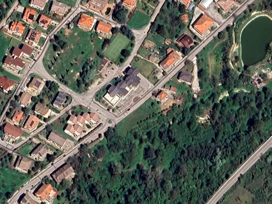 negozio in vendita a Fara Filiorum Petri