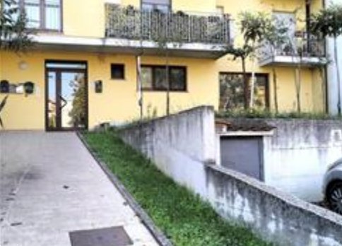 appartamento in vendita a Fara Filiorum Petri
