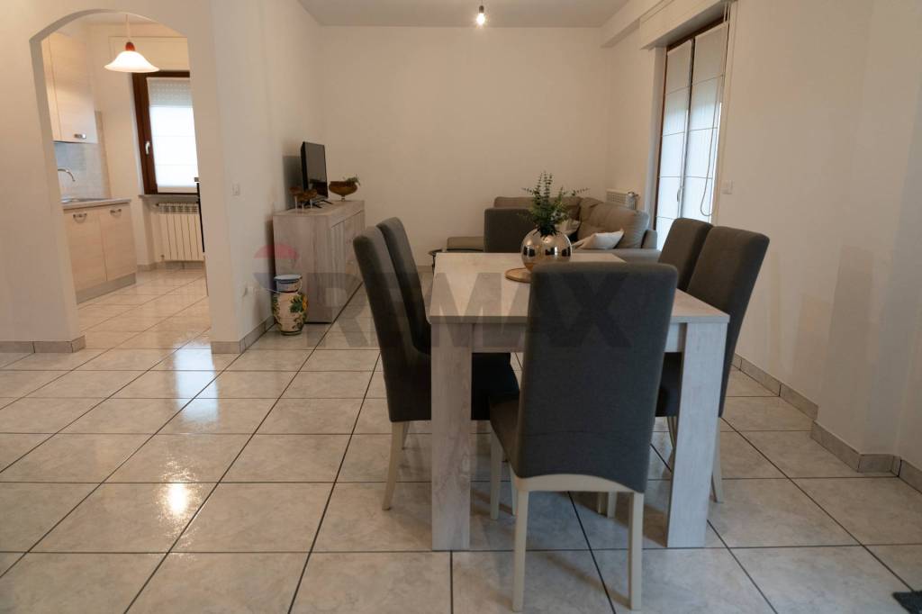 casa indipendente in vendita a Fara Filiorum Petri