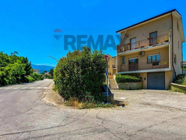 appartamento in vendita a Fara Filiorum Petri