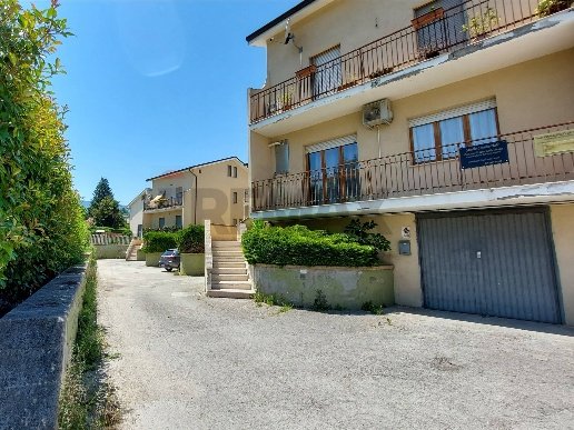 casa semindipendente in vendita a Fara Filiorum Petri
