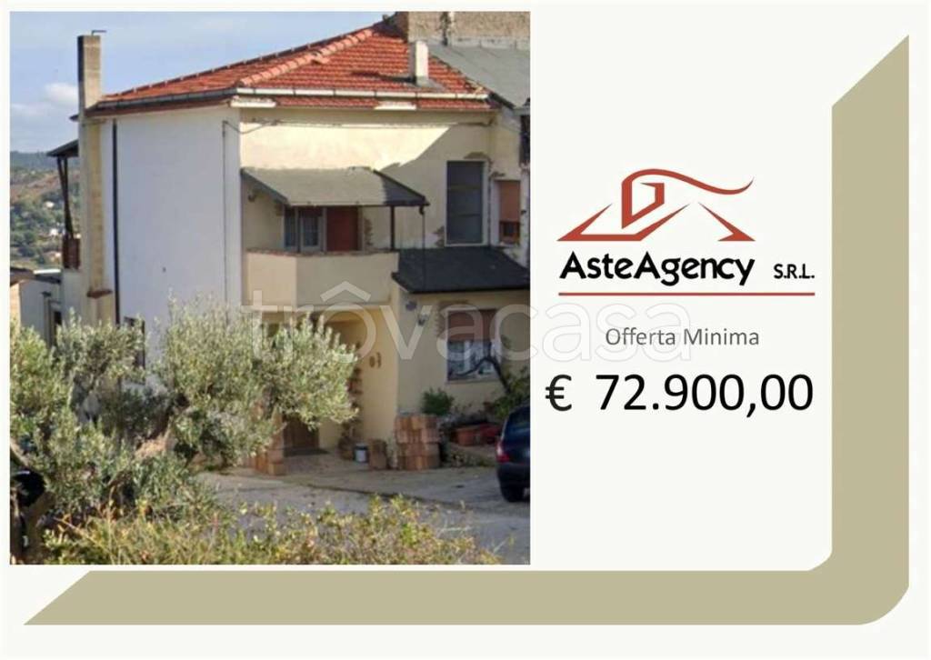 casa indipendente in vendita a Fara Filiorum Petri