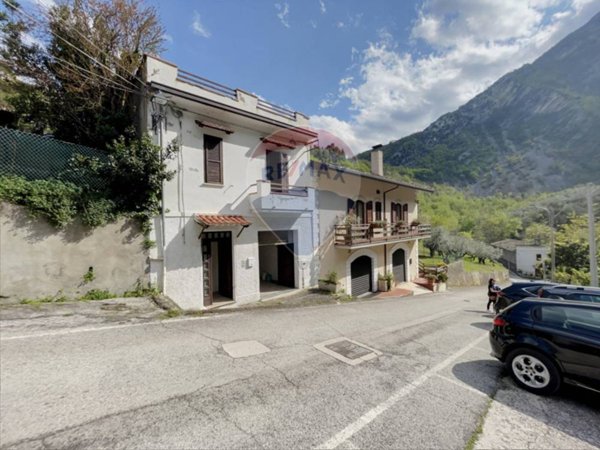 casa indipendente in vendita a Fara San Martino