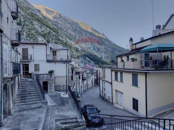 casa indipendente in vendita a Fara San Martino