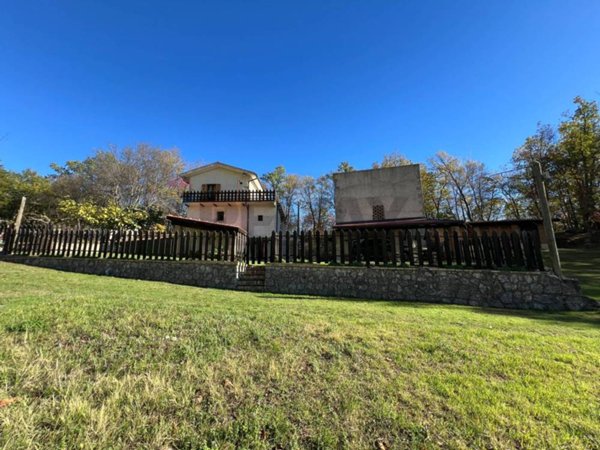 casa indipendente in vendita a Fara San Martino