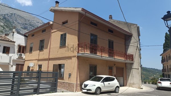 casa indipendente in vendita a Fara San Martino