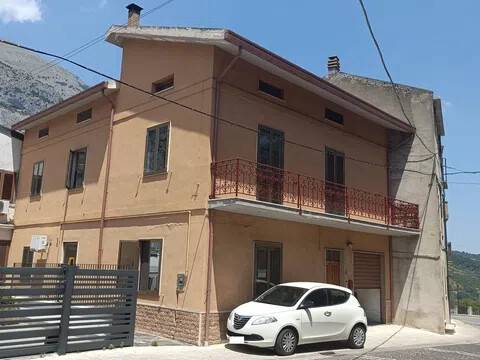 casa indipendente in vendita a Fara San Martino
