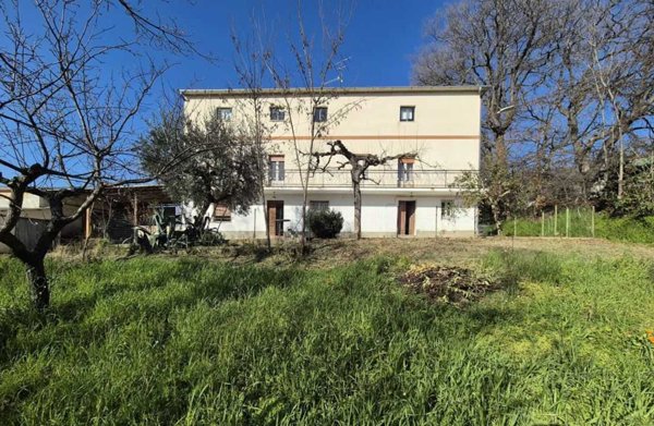 casa indipendente in vendita a Filetto