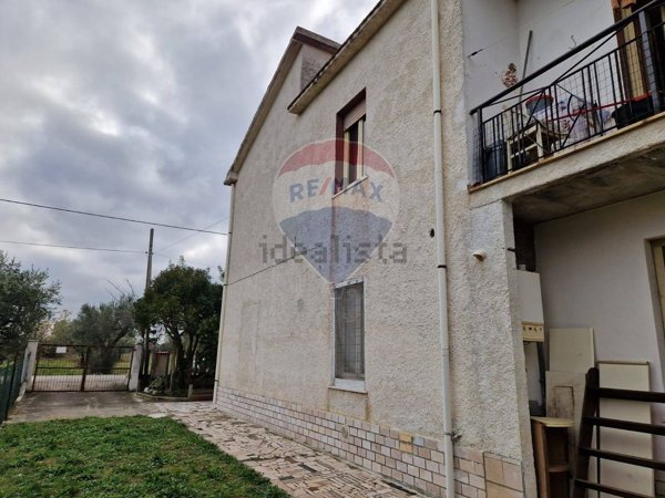 casa indipendente in vendita a Filetto