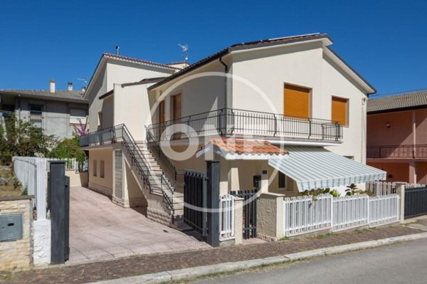 casa indipendente in vendita a Filetto