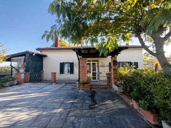 casa indipendente in vendita a Filetto