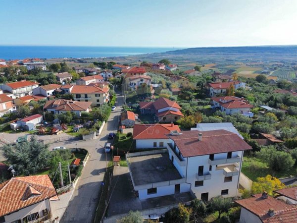 casa indipendente in vendita a Fossacesia