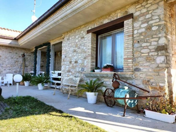 casa indipendente in vendita a Fossacesia in zona Villa Scorciosa